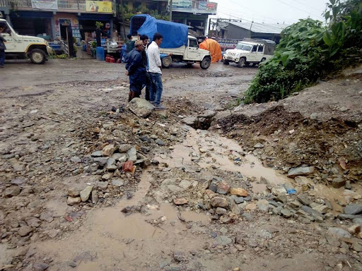 सिन्धुपाल्चोकमा सडक नहुँदा किसान चिन्तामा