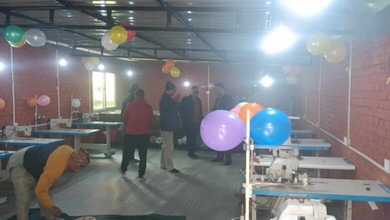 नेपाली सेनामा कार्यरत युवा उद्यमी जोशीले ऐठपुरमा खोले गारमेन्ट उद्योग
