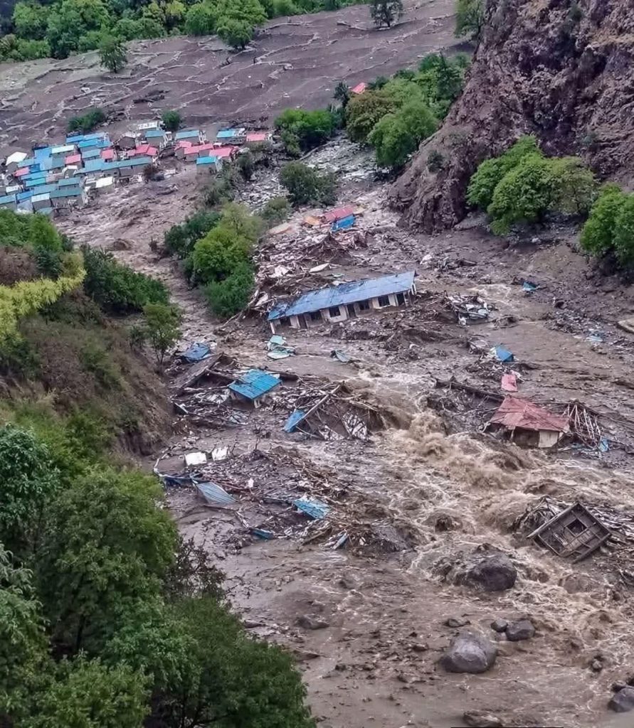 हुम्लाको नेप्कामा पहिरोको ठूलो क्षति, विद्यालयदेखि खेतीयोग्य जमिनसम्म बगायो
